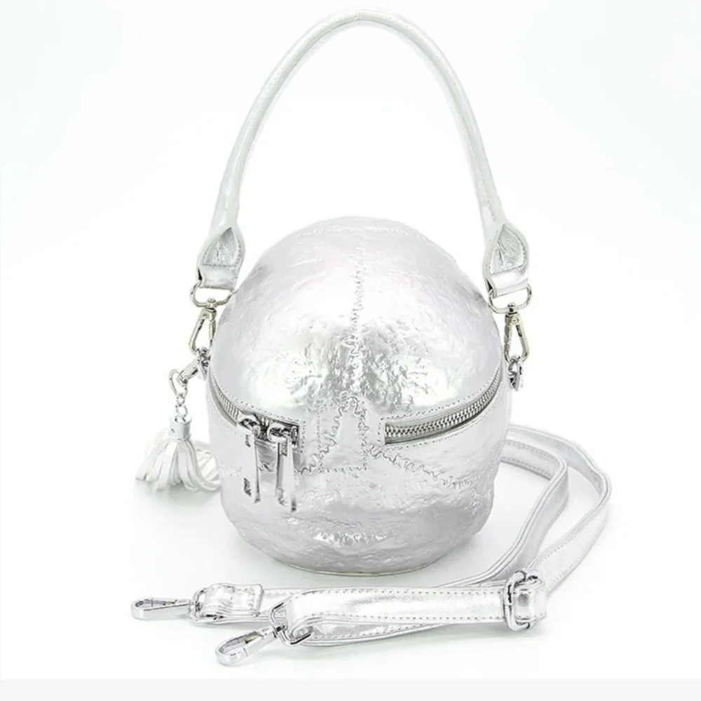 Silver Metallic Skull Head Purse - Picture 4 of 4